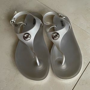 Michael Kors Silver Plastic Sandals 10
